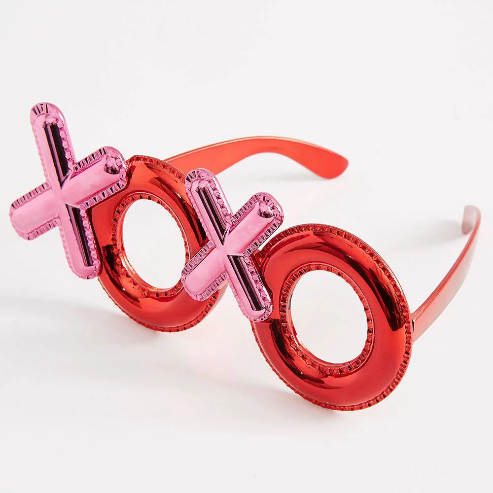 Kırmızı Xoxo Parti Gözlüğü – 17x7 cm İthal Kaliteli Parti Aksesuarı