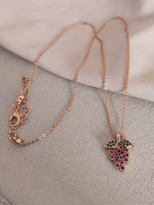 Tükkan Accessories Kirmizi Zirkon Taş Üzüm Gold Kolye-Kol170 Tükkan Accessories Kirmizi Zirkon Taş Üzüm Gold Kolye-Kol170