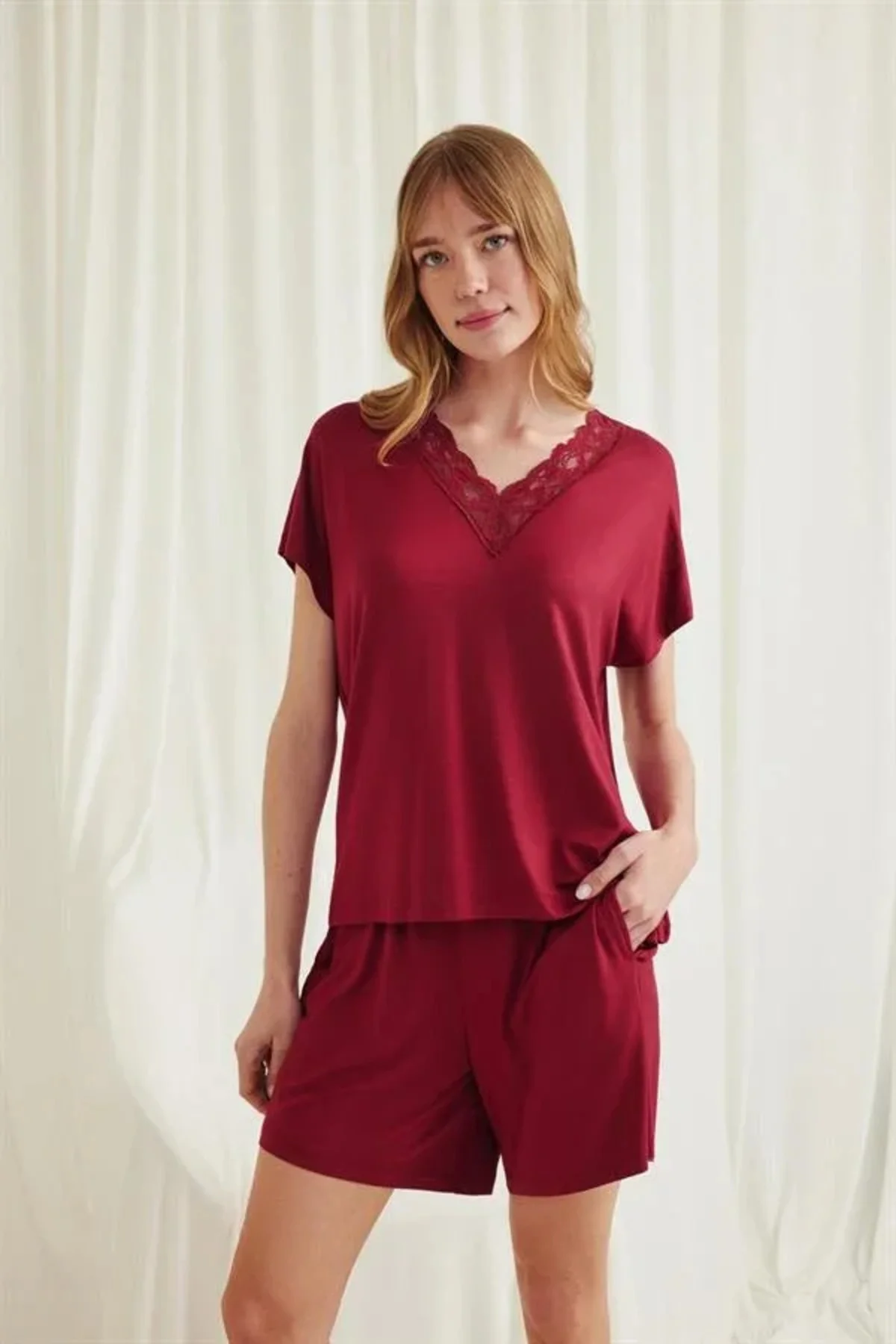 Kısa Kollu Dantelli V Yaka Şort Pijama Takımı Fiyatı, Yorumları ve Özellikleri
