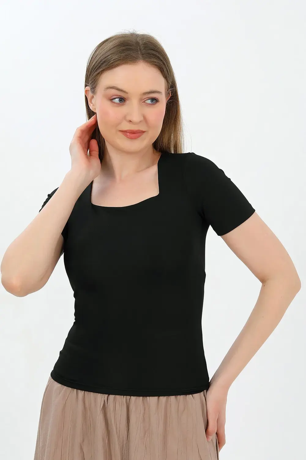 Kısa Kollu Kare Yaka Bluz