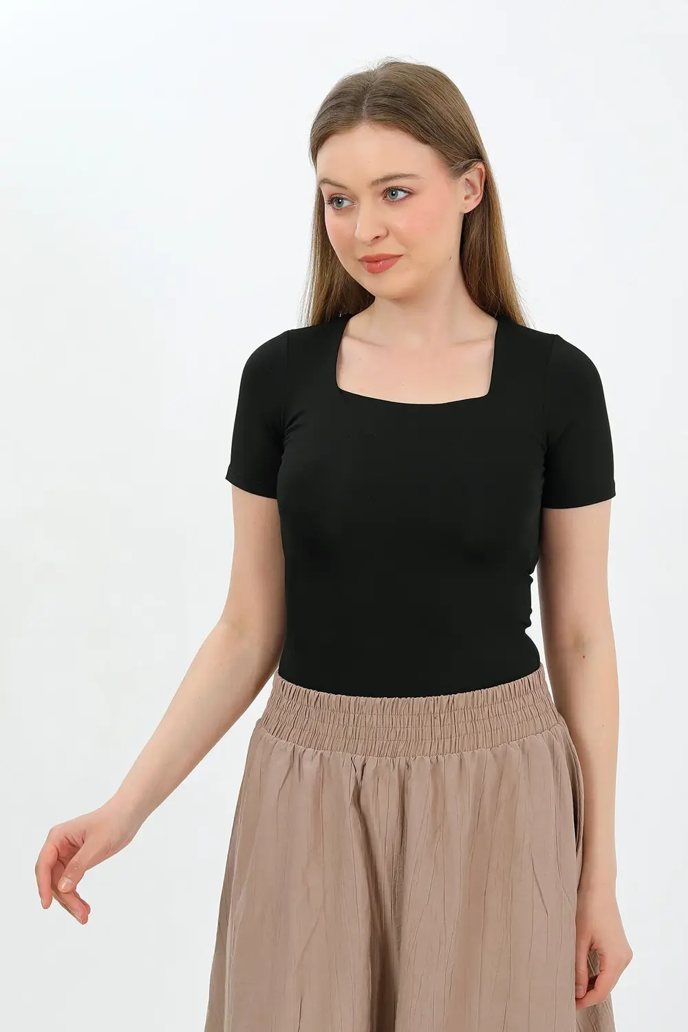 Kısa Kollu Kare Yaka Bluz