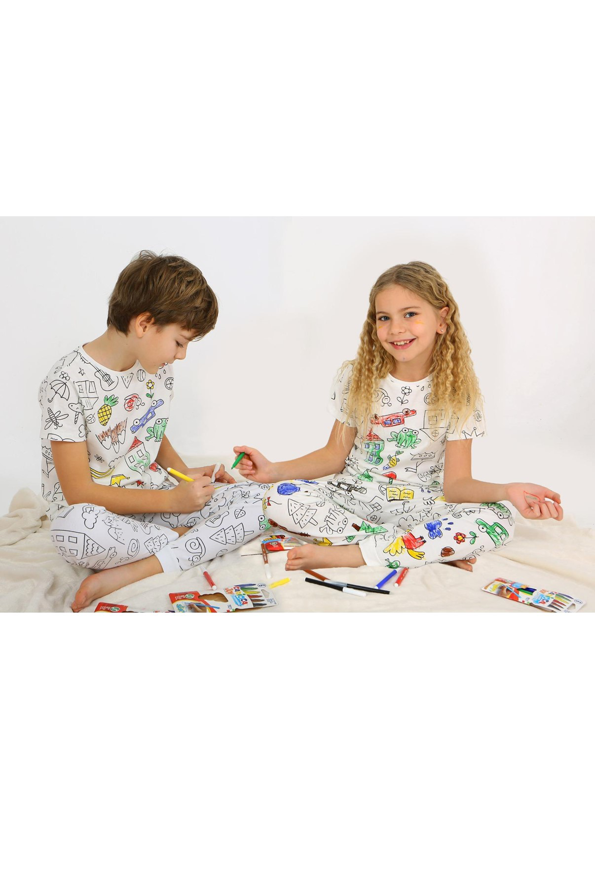 Diamondstar Kisa Kollu + Özel Kalem Boyanabilir Kiz Erkek Çocuk Pijama Takim