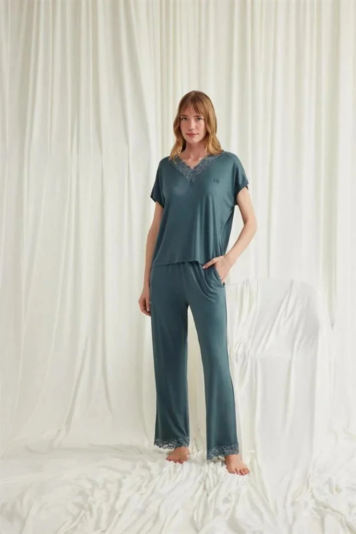 Kısa Kollu V Yakalı Dantelli Pijama Takımı Fiyatı, Yorumları ve Özellikleri