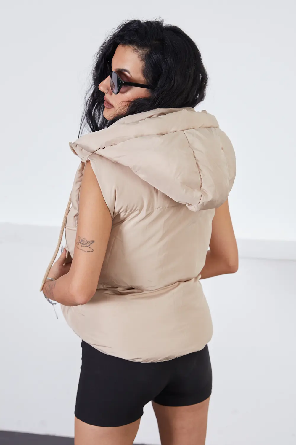 Moda Armanc Kısa Spor Kapüşonlu Şişme Yelek