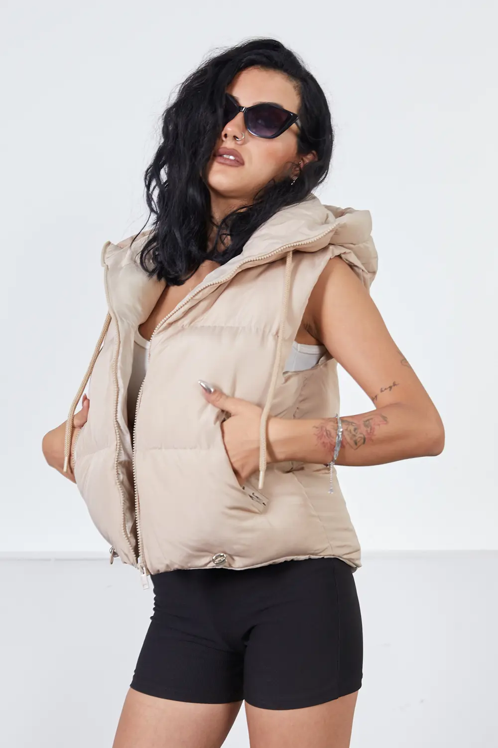 Moda Armanc Kısa Spor Kapüşonlu Şişme Yelek