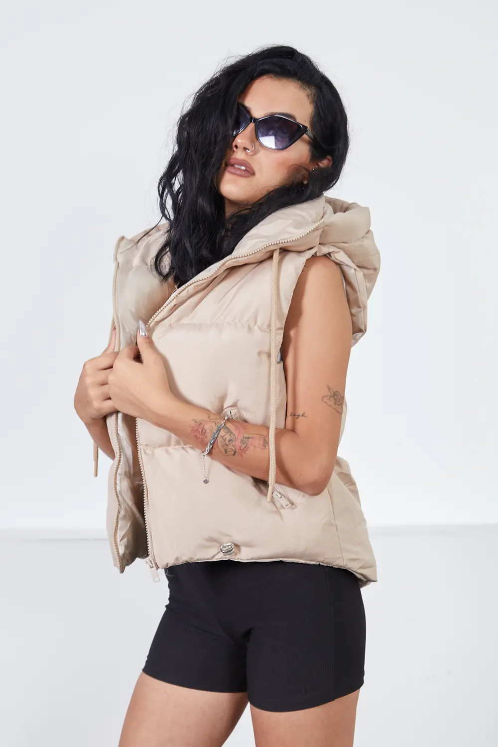 Moda Armanc Kısa Spor Kapüşonlu Şişme Yelek