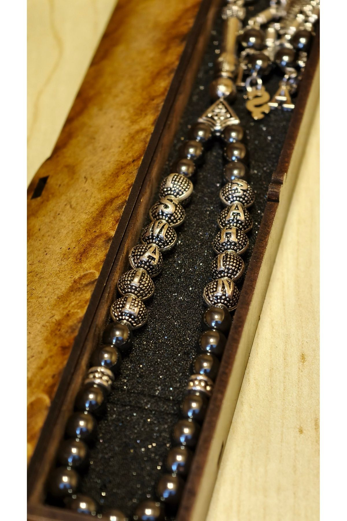 Bellevie Boutiqe Kişiye Özel Çift İsimli Tesbih -Hematit Doğal Taş Tesbih -2 Püskü