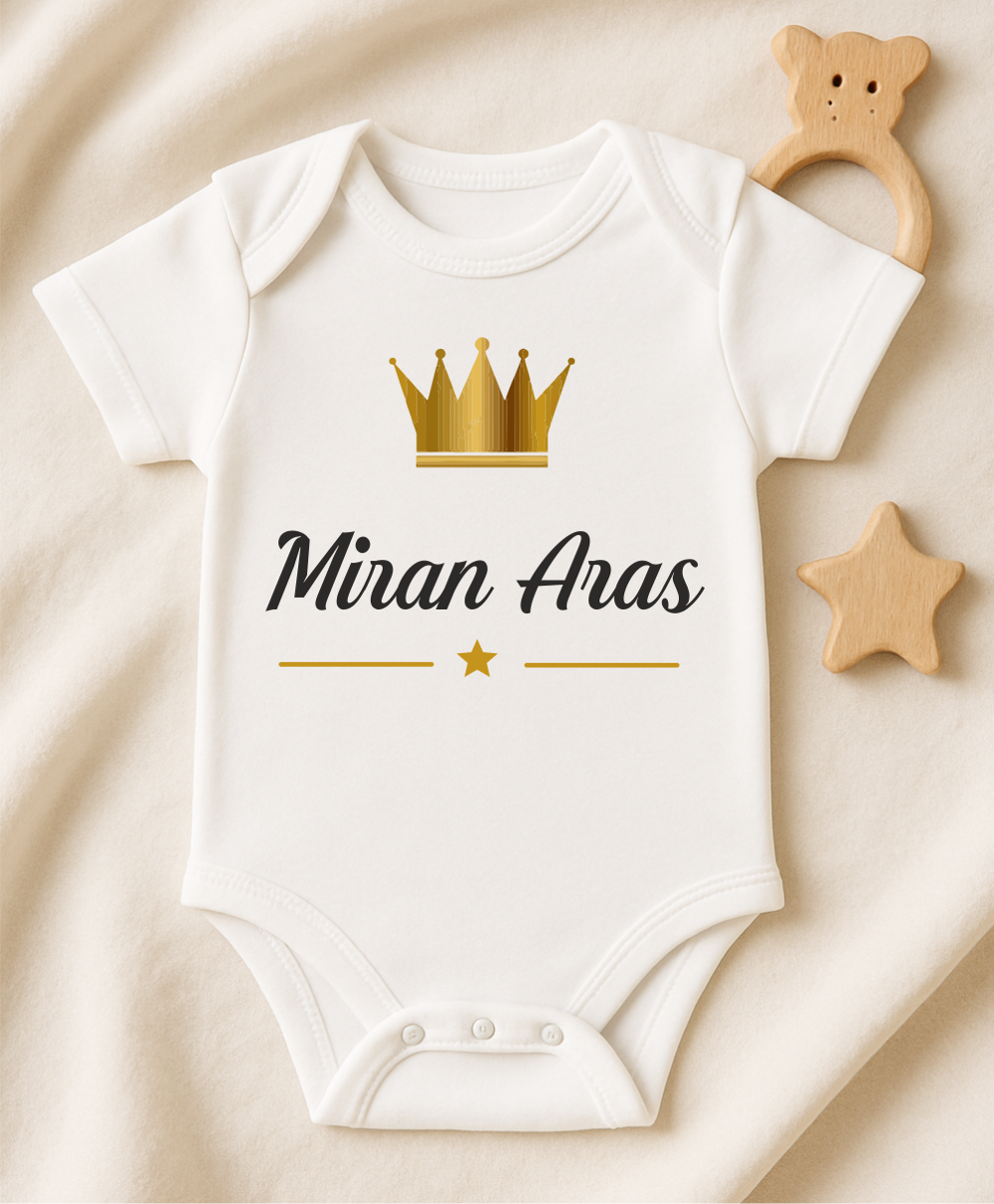 Kişiye Özel İsimli Bebek Body Gold Taçlı Yeni Doğan Zıbın085
