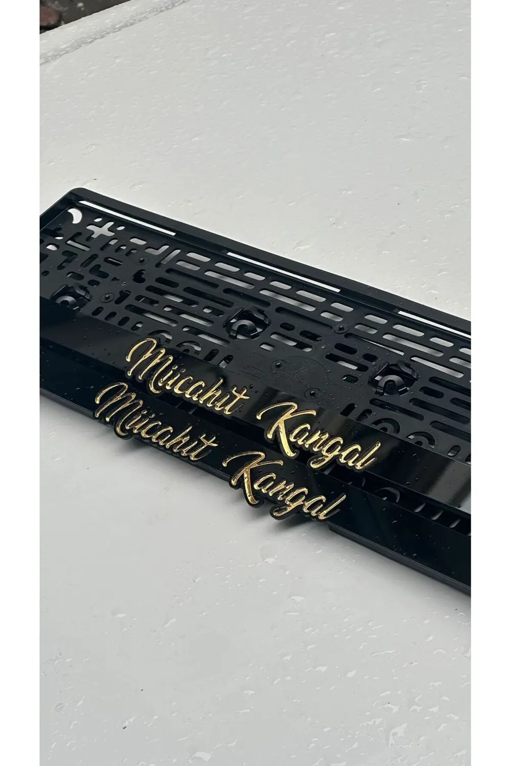 KİŞİYE ÖZEL PLEKSİ TAKMATİK PLAKALIK
