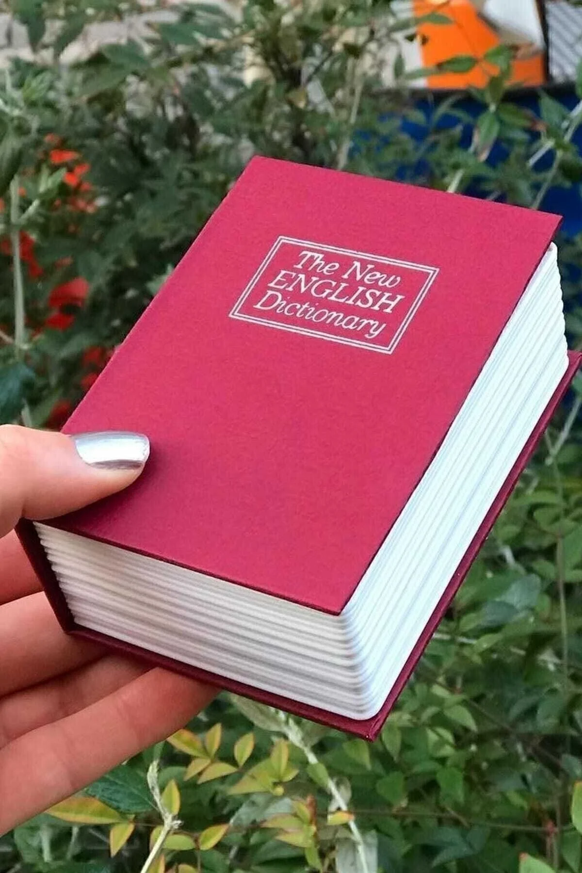 Kitap şeklinde gizli kasa kumbara beyaz renk 11,5 x 8 x 4,5 cm boyutlarında - Hobi &amp; Eğlence Fiyatı, Yorumları ve Özellikleri