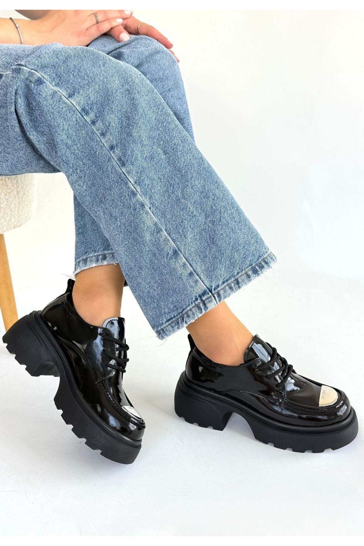 Erbilden Kiya Siyah Rugan Dolgu Topuk Oxford Ayakkabı