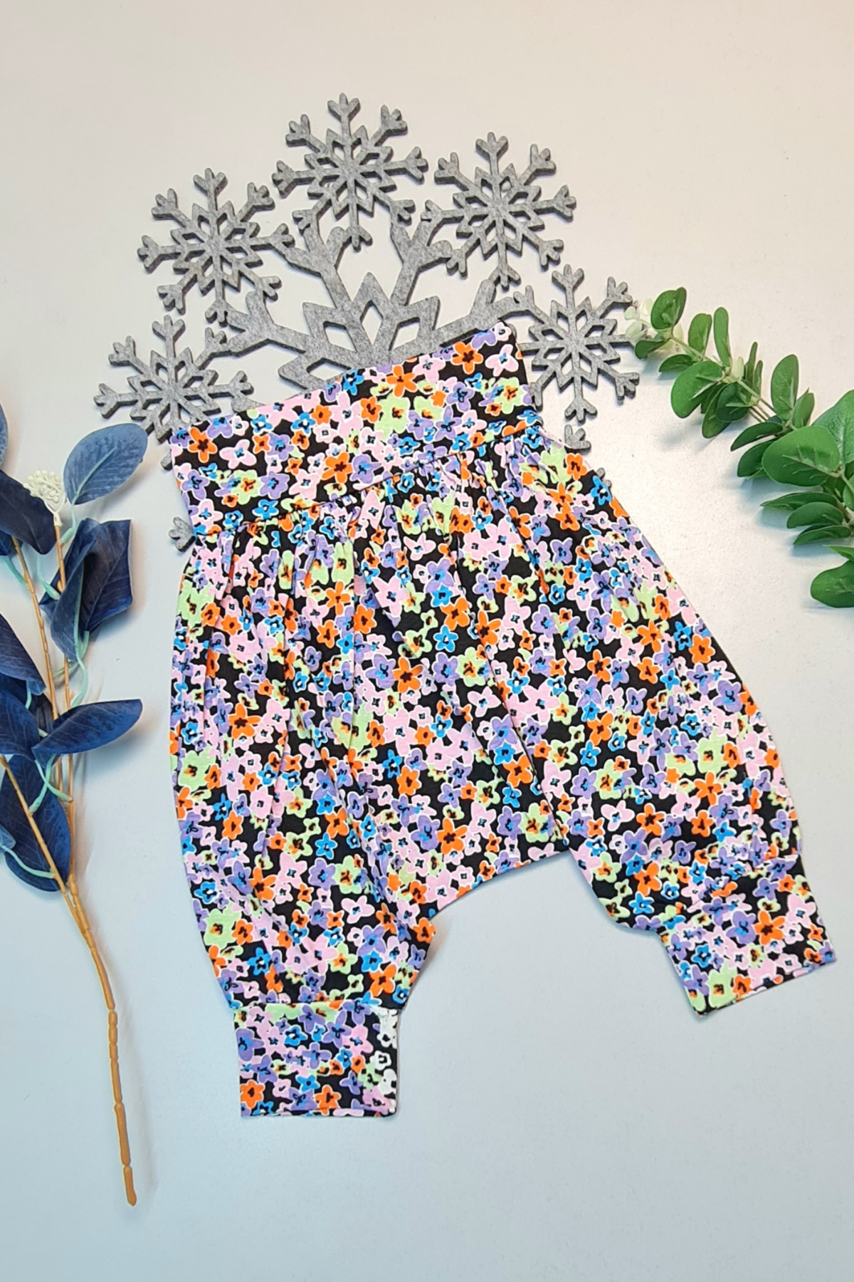 Kız Bebek Hediyelik Retro %100 Pamuk Şalvar Renkli Çiçek Desenli Kız Bebek Hediyelik Retro %100 Pamuk Şalvar Renkli Çiçek Desenli