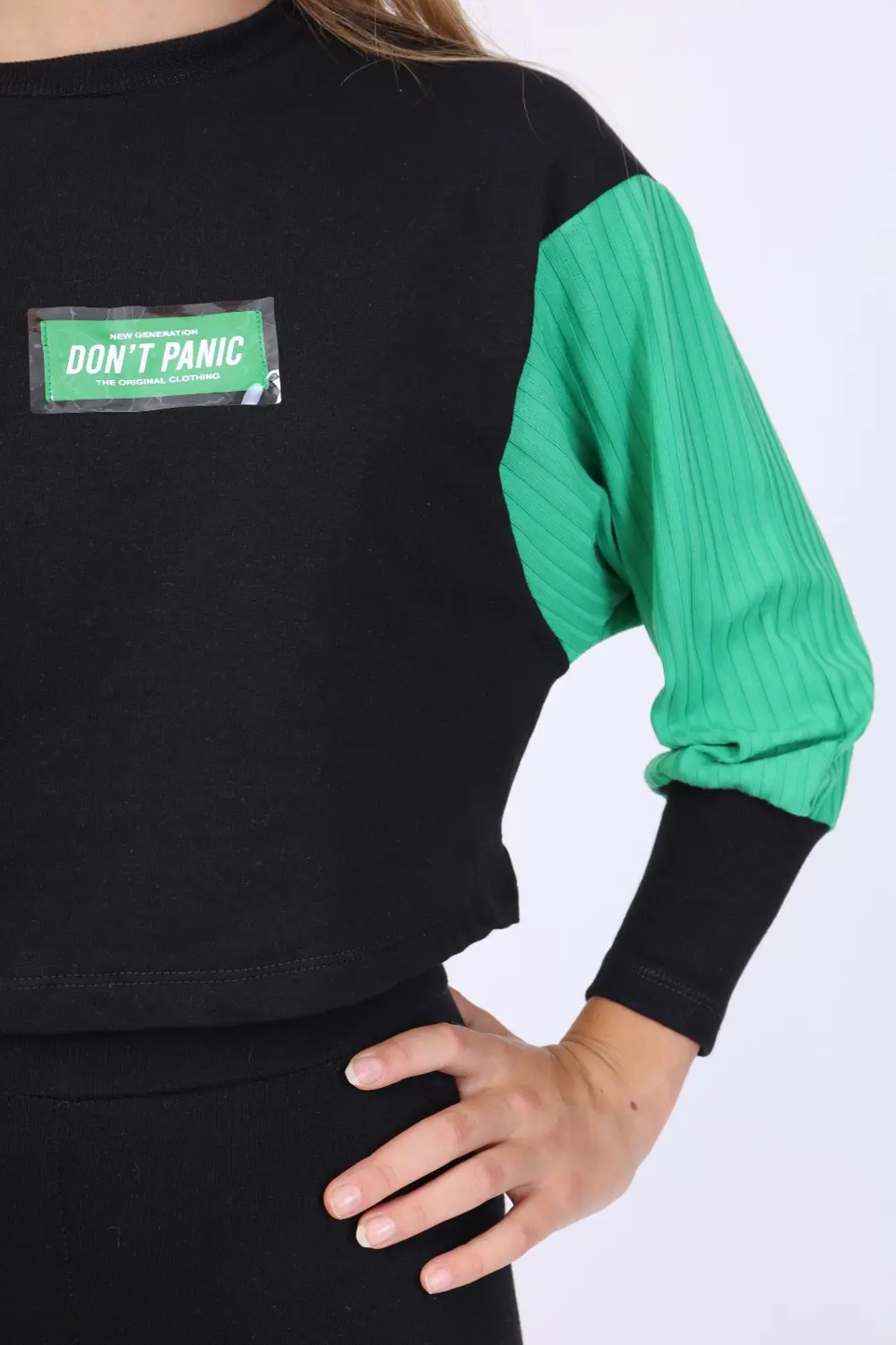 Kız Çocuk Relax Fit Bisiklet Yaka Düşük Omuz Baskılı Crop Sweatsh