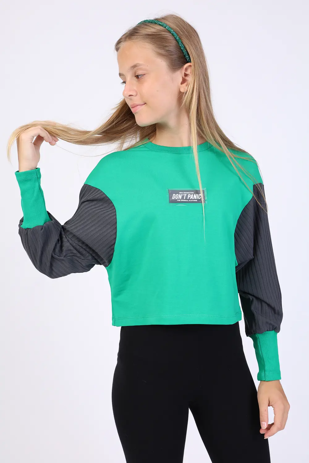 Kız Çocuk Relax Fit Bisiklet Yaka Düşük Omuz Baskılı Crop Sweatsh