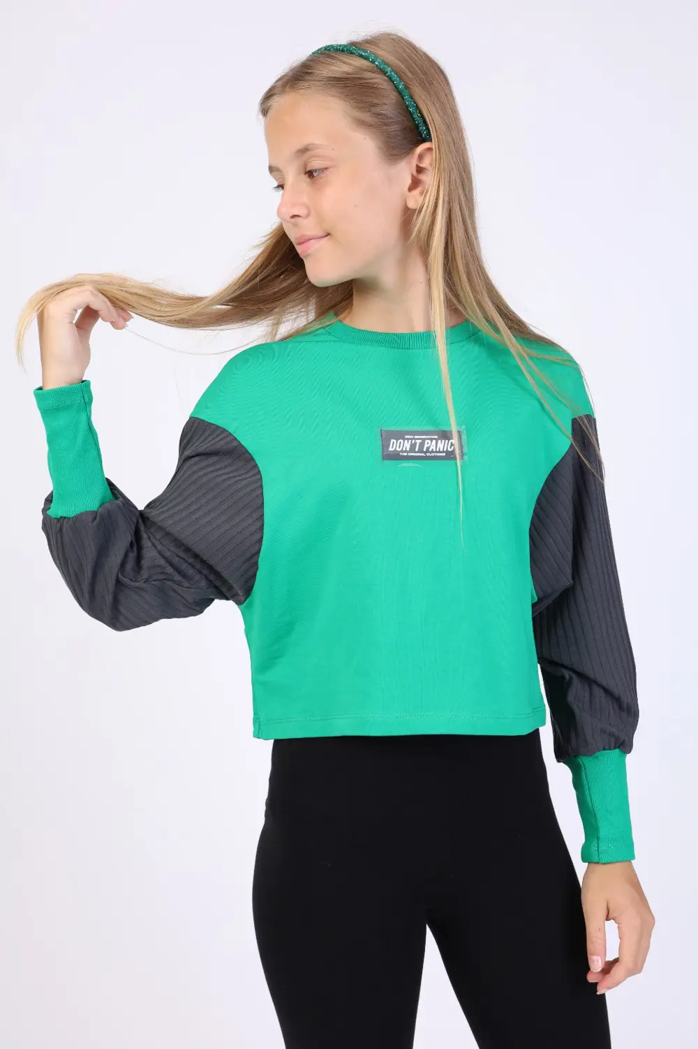 Kız Çocuk Relax Fit Bisiklet Yaka Düşük Omuz Baskılı Crop Sweatsh
