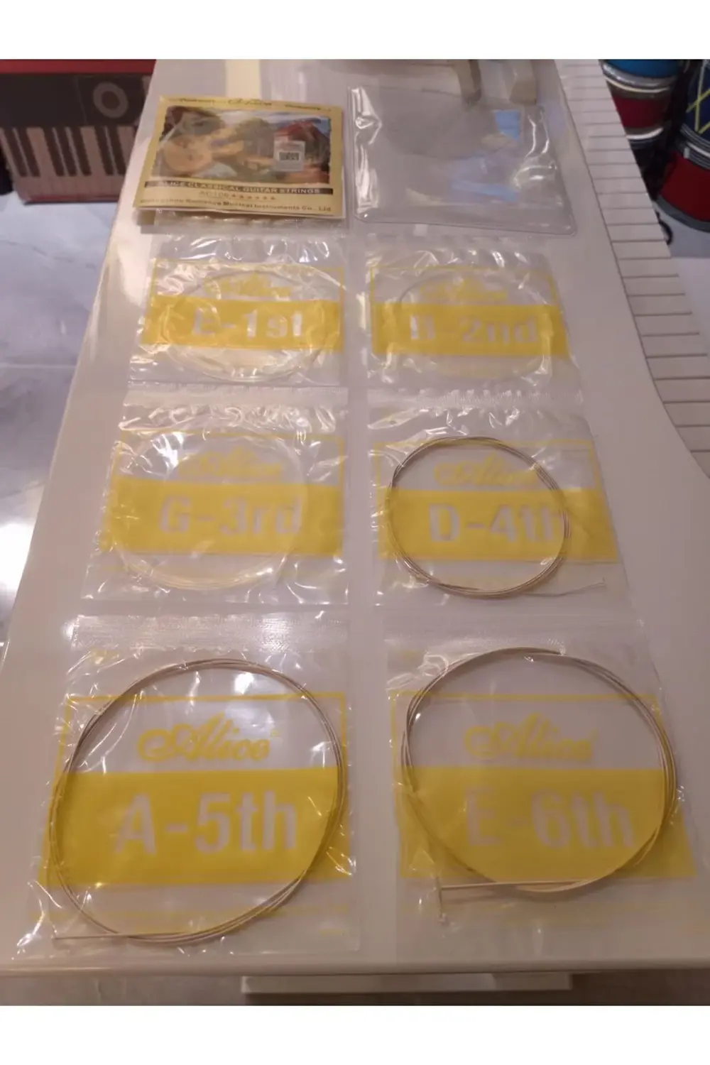 Klasik Gitar Teli A-106 + PENA SETİ + BURGU ÇEVİRİCİ + GİTAR KAPO