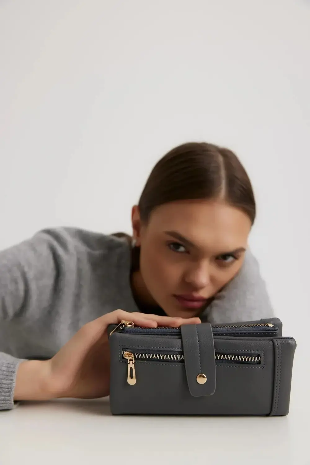 Klipsli Çok Gözlü Kadın Cüzdanı