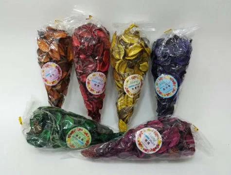 Kokulu Gül Yaprakları - 70 Gram Kokulu Gül Yaprakları - 70 Gram