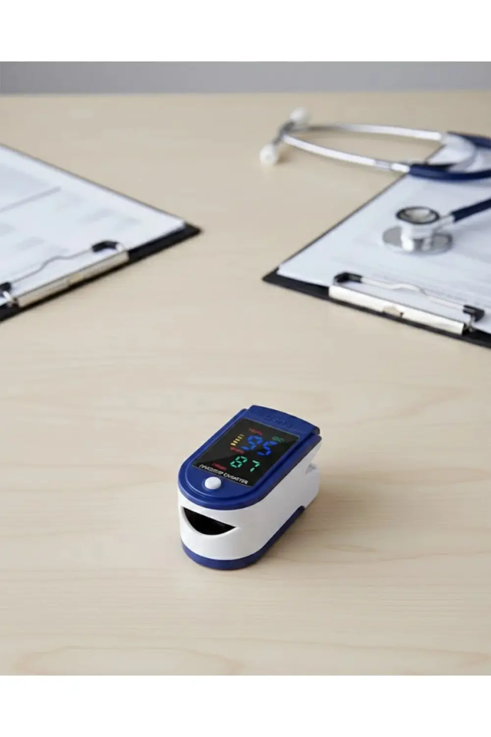 Kolay Kullanımlı Parmak Tipi Pulse Oksimetre Ev Tipi Kullanım