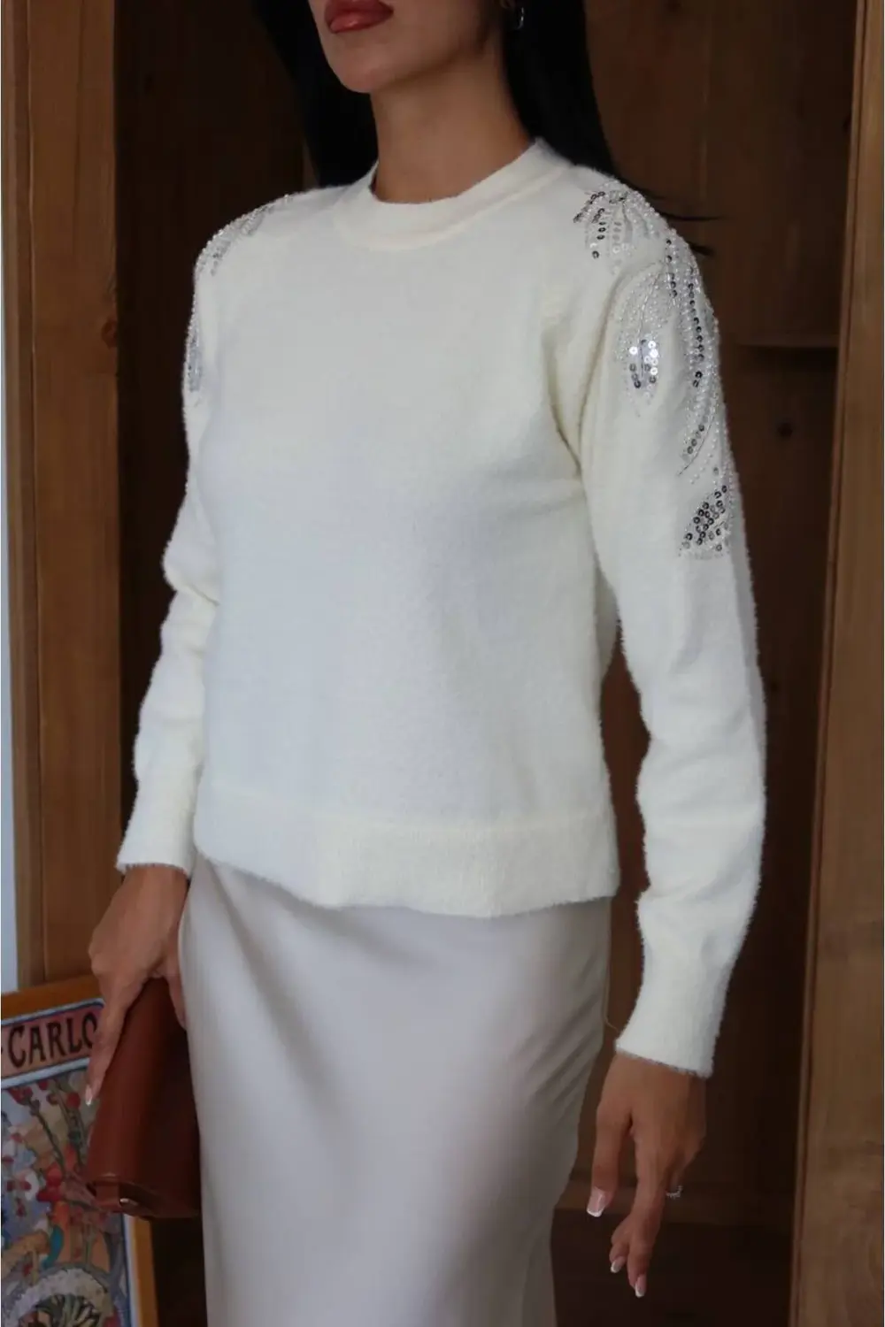 Kolları Taş Nakış İşlemeli Yumoş Kazak