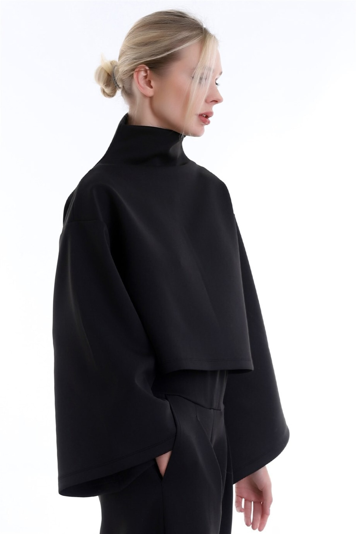 Kolları Volanlı Geniş Dik Yaka Crop Cool Sweatshirt