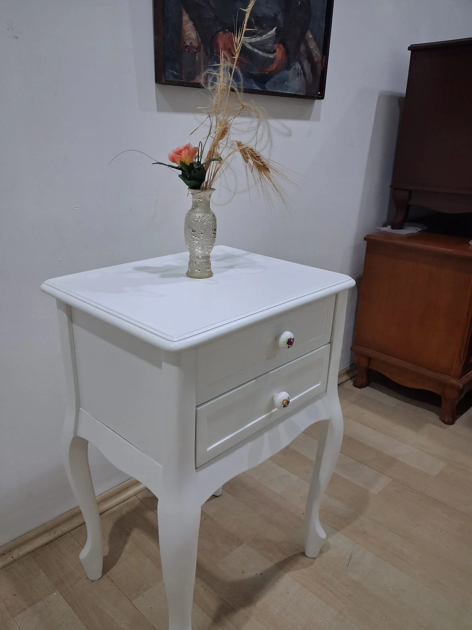 Komodin 13750 Klasik Model Kayın Aslan ayak Parlak BEYZ lake Pors