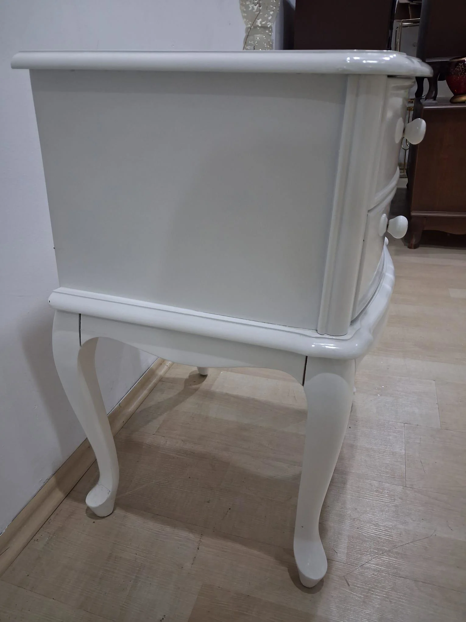Komodin 18492 Klasik Model Bombe Kayın Aslan Ayak 2 Çek Parlk Bey