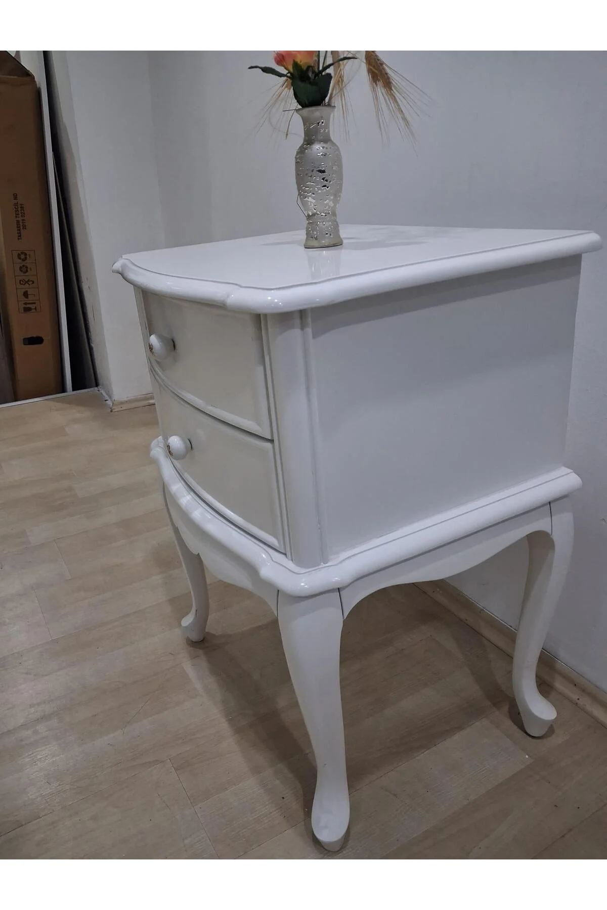 Komodin 18492 Klasik Model Bombe Kayın Aslan Ayak 2 Çek Parlk Beyaz Porselen Kulp Komodin 18492 Klasik Model Bombe Kayın Aslan Ayak 2 Çek Parlk Beyaz Porselen Kulp - Görsel 8