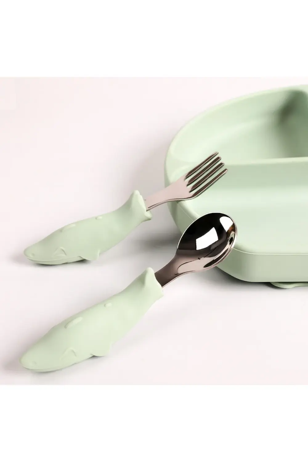 Köpek Balığı Figürlü Silikon Saplı Bebek Çatal Kaşık Seti Yeşil