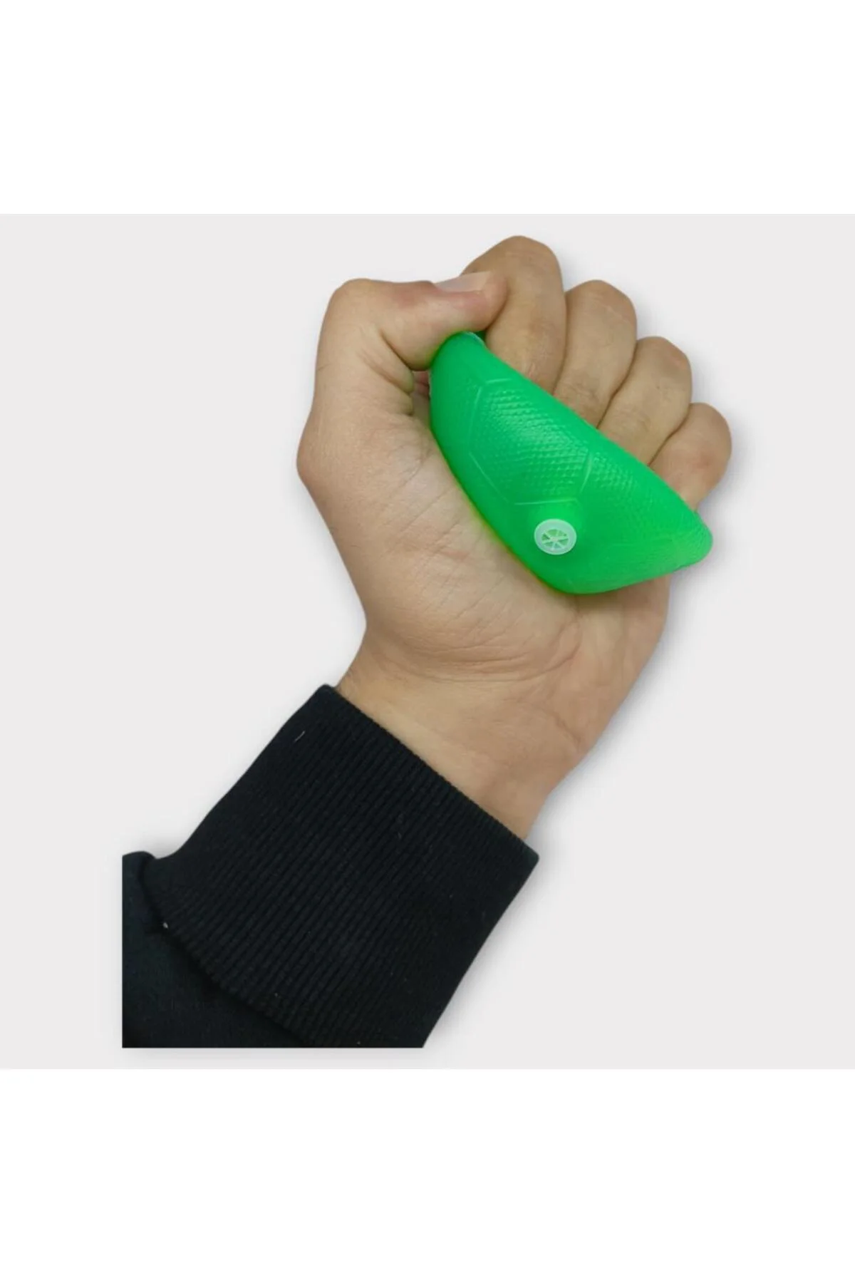 Köpek Oyuncağı - Plastik Düdüklü Top - Yeşil (Lisinya)