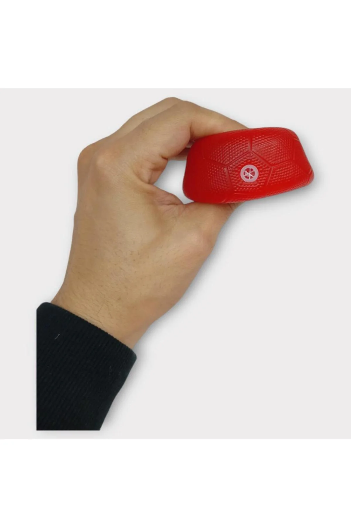 Köpek Oyuncağı - Plastik Düdüklü Top - Kırmızı (Lisinya)