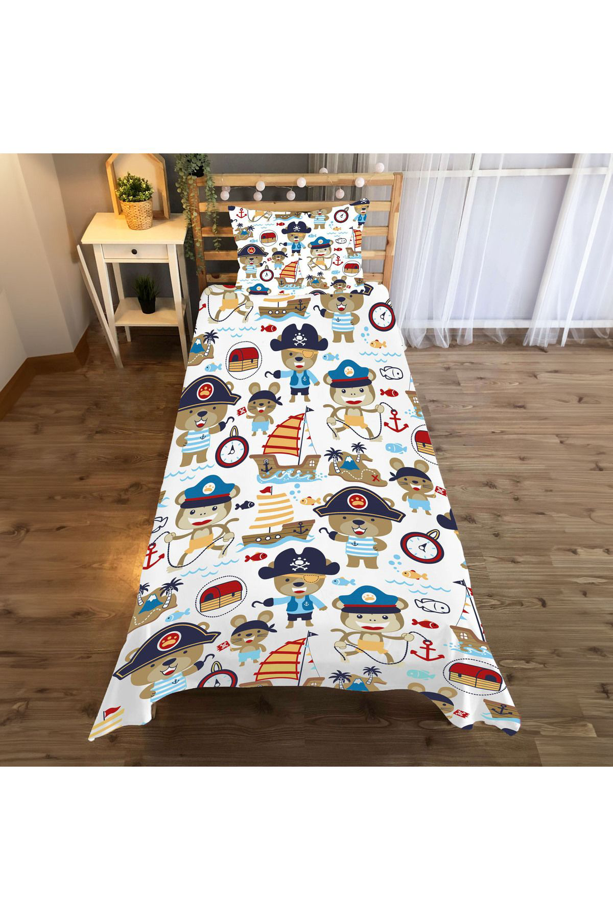 Evan Home Korsan Eşyaları Desenli Çocuk Odası Takım Perde (İki Kanat),Yatak Örtüsü,Yastık,Kırlent ,Halı,