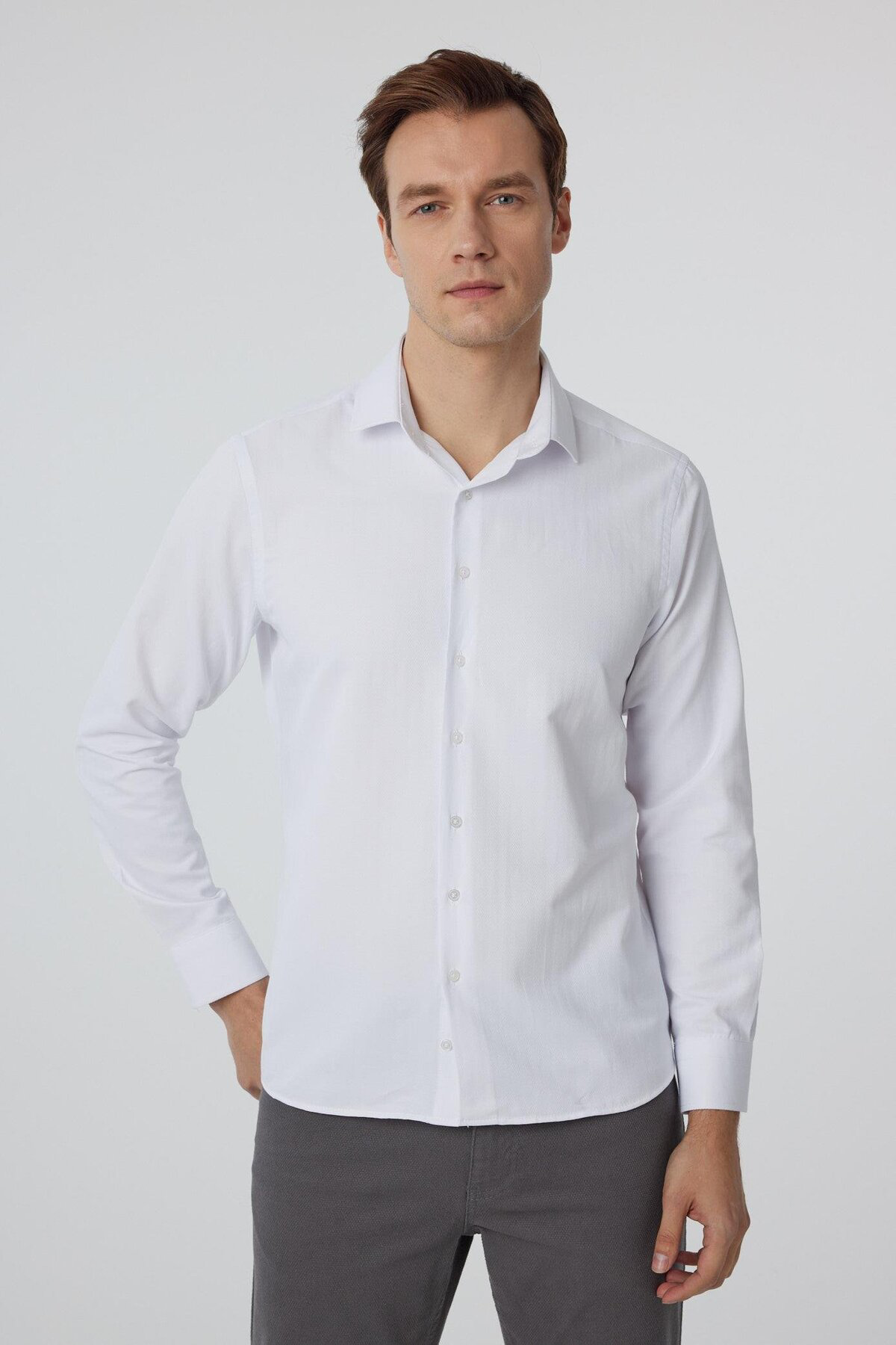 Süvari Köşeli Manşet Slim Armürlü Gömlek