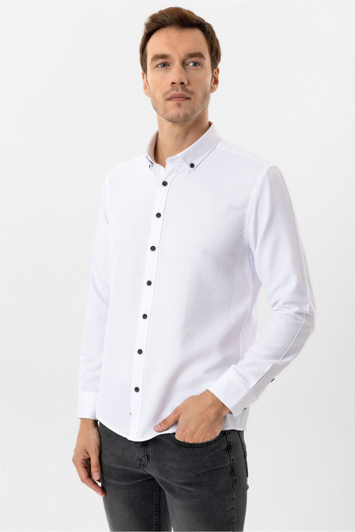 Köşeli Manşet Slimfit Düz Gömlek