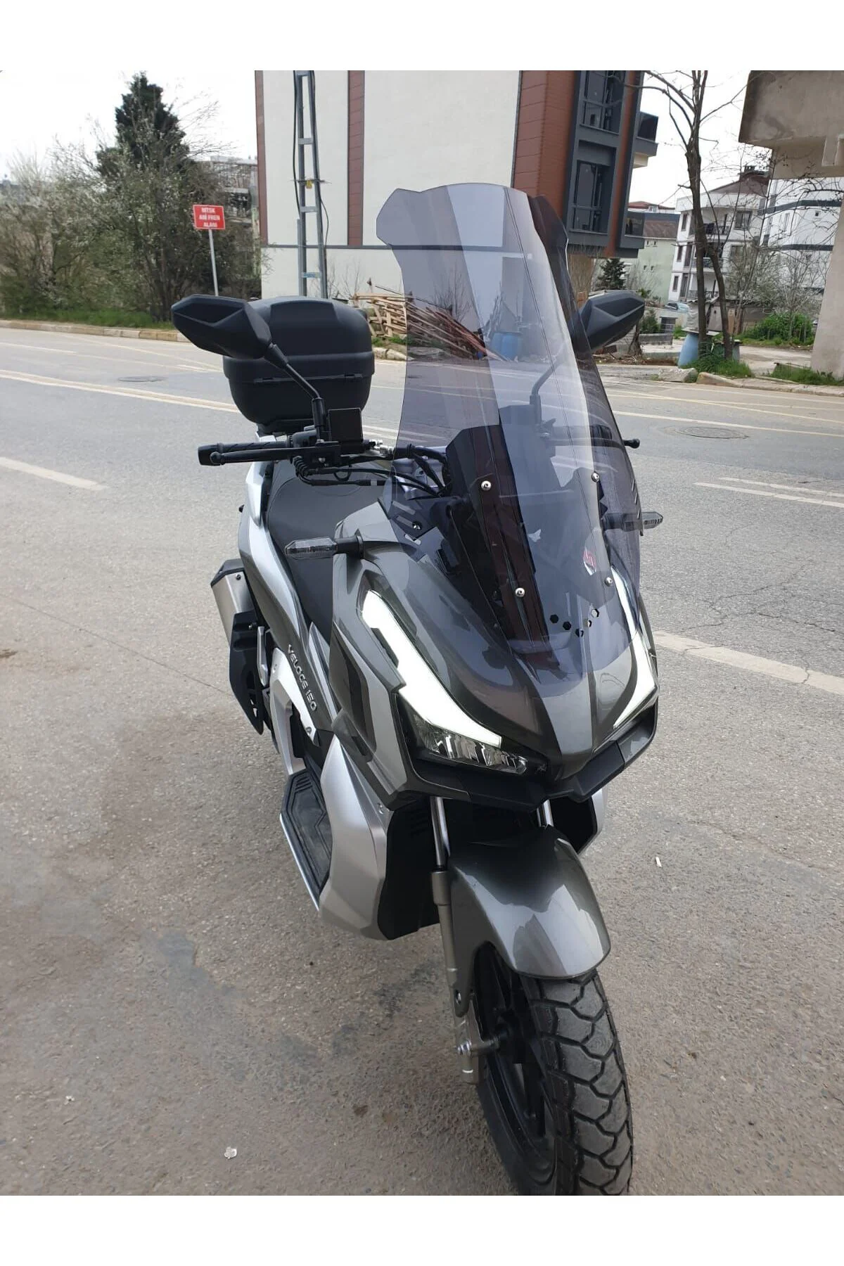 Kral Arneb 150 Ön Cam 2023-2026 Model 65cm Füme Renkli 4mm ORTA BOYLU