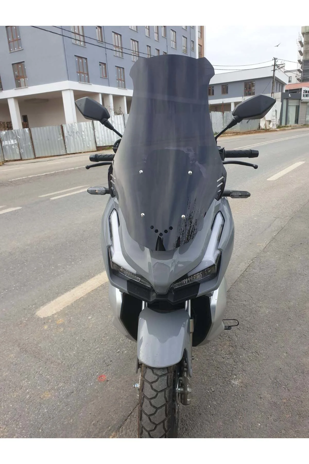 Kral Arneb 150 Ön Cam 2023-2026 Model 75cm Siyah Renkli 4mm UZUN