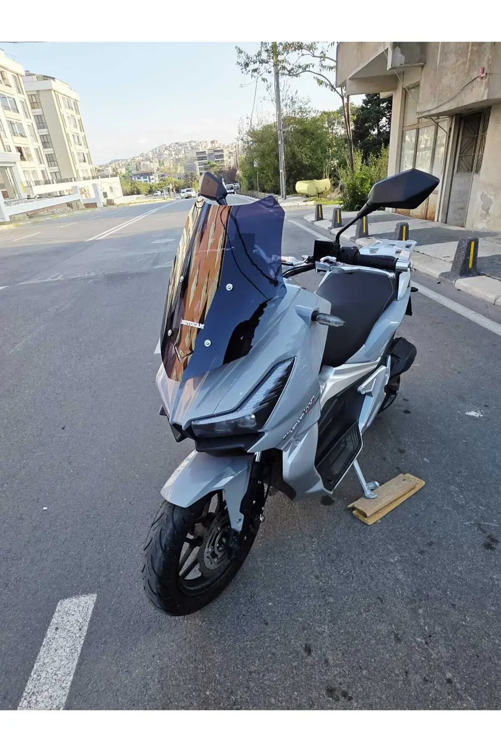 Kral Arneb 150 Siperlik Ön Cam 2023-2025 Model 49cm Siyah Renkli