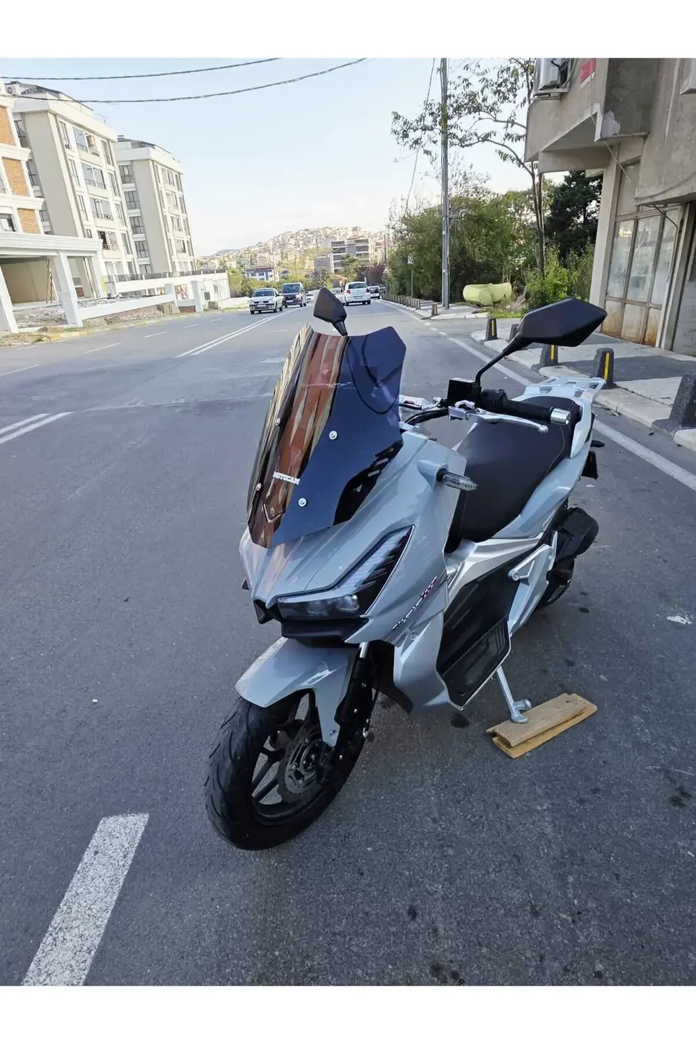 Kral Arneb 150 Siperlik Ön Cam 2023-2025 Model 49cm Siyah Renkli