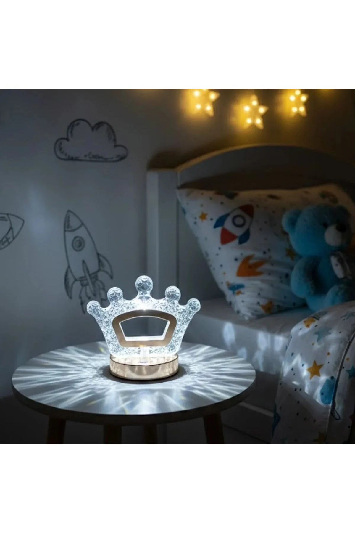 Kral Tacı Model Kristal LED Masa Lambası – Dokunmatik, 3 Renk Işık Modlu, Şarjlı Mini Dekoratif Gece Kral Tacı Model Kristal LED Masa Lambası – Dokunmatik, 3 Renk Işık Modlu, Şarjlı Mini Dekoratif Gece