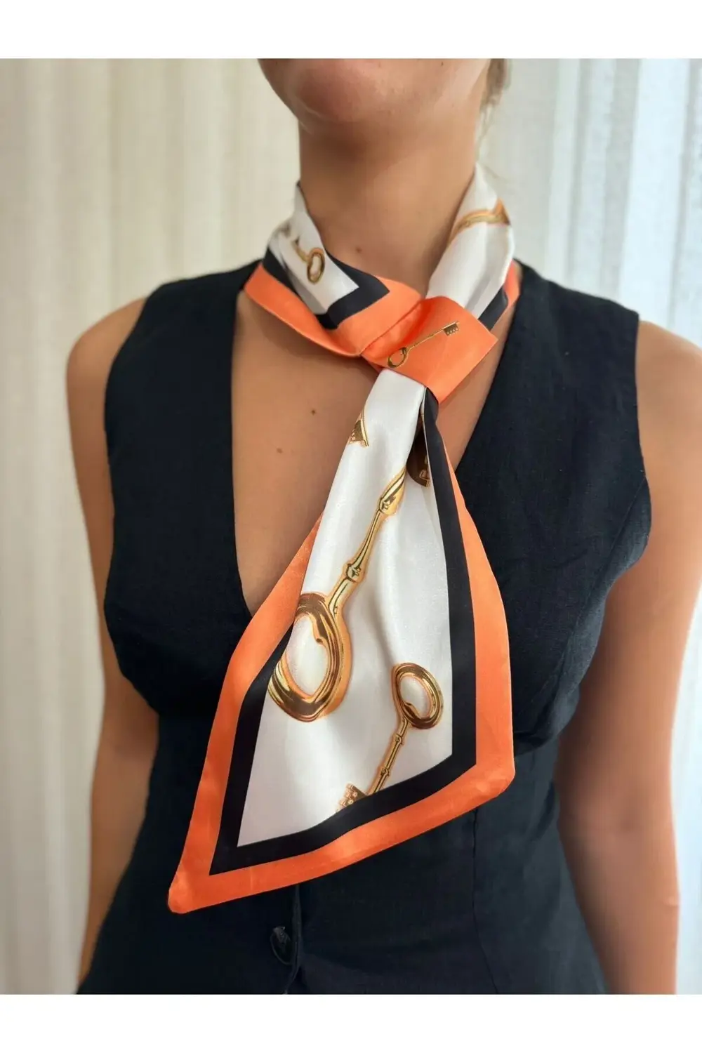 Kravat Eşarp Anahtar Desenli