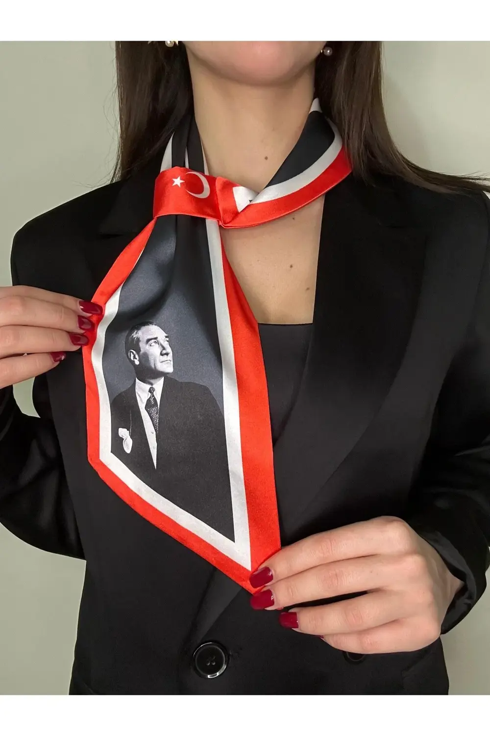 Kravat Eşarp Atatürk Fotoğraflı ve İmzalı Gri Renk Desenli