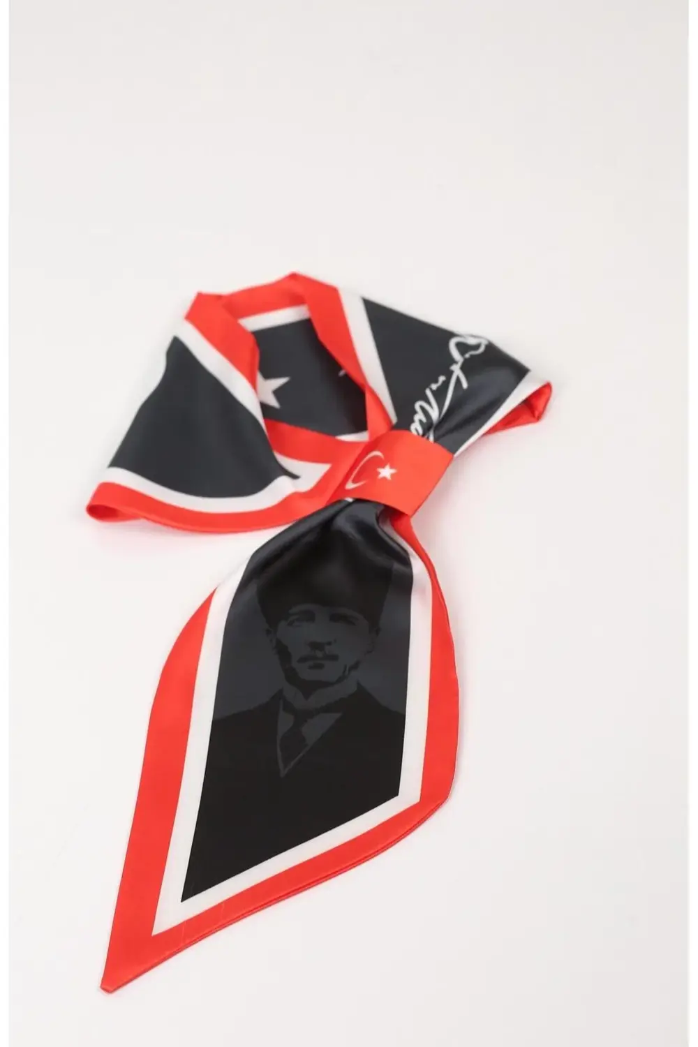 Kravat Eşarp Atatürk Portreli Desen