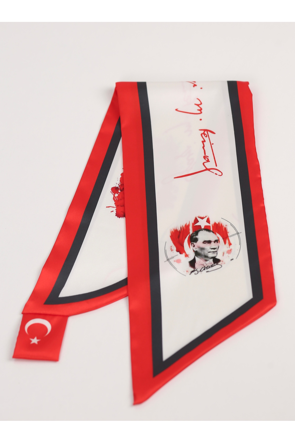 Kravat Eşarp Atatürk Fotoğraflı İmzalı Desenli