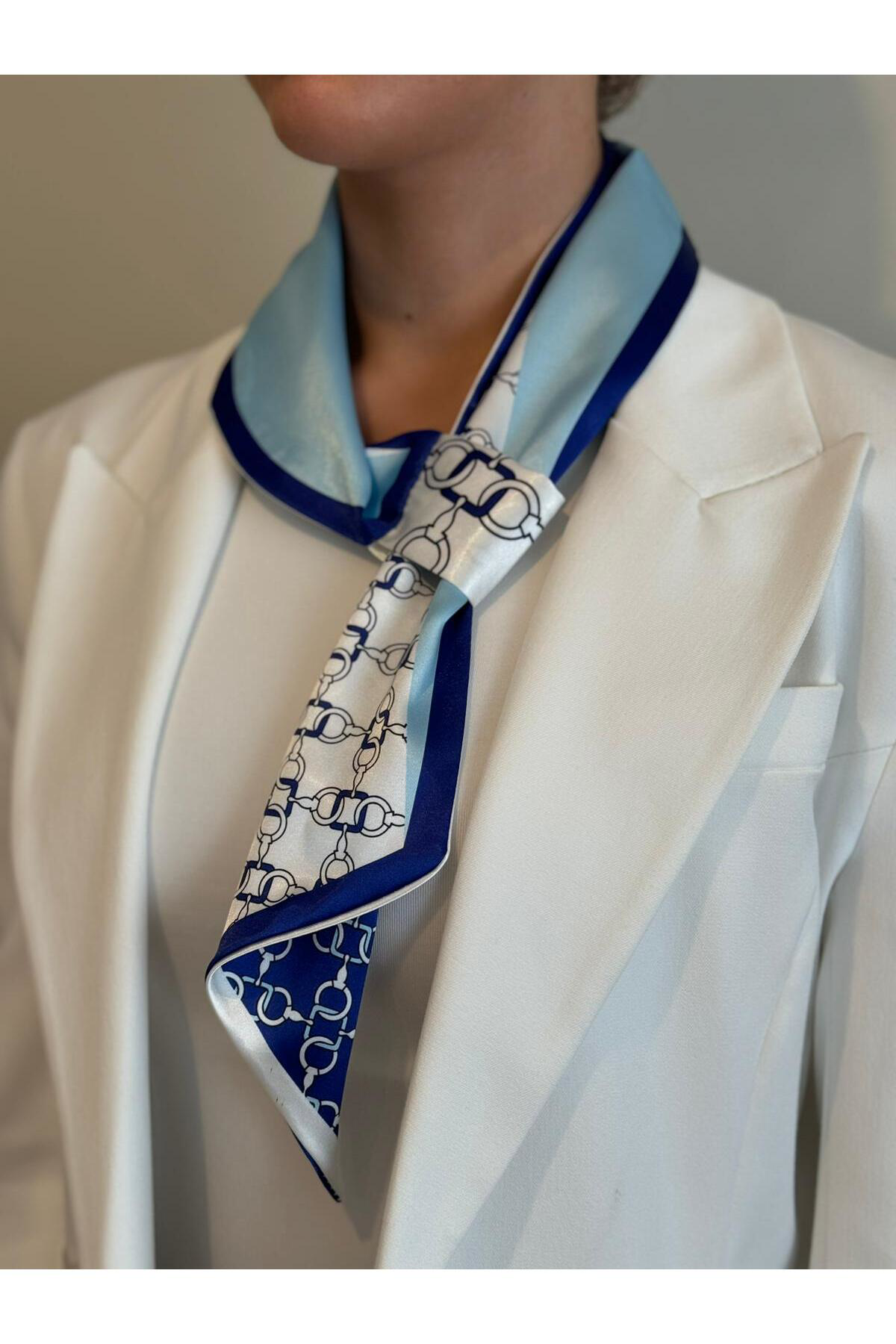 Kravat Eşarp Beyaz Mavi Desenli