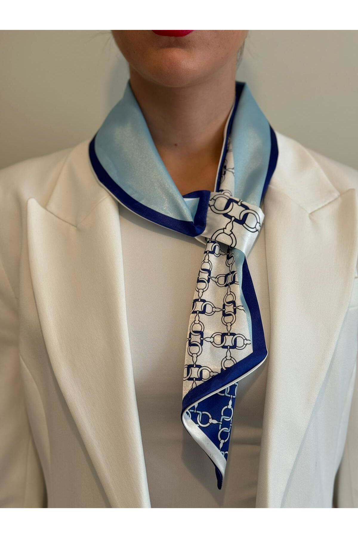 Kravat Eşarp Beyaz Mavi Desenli