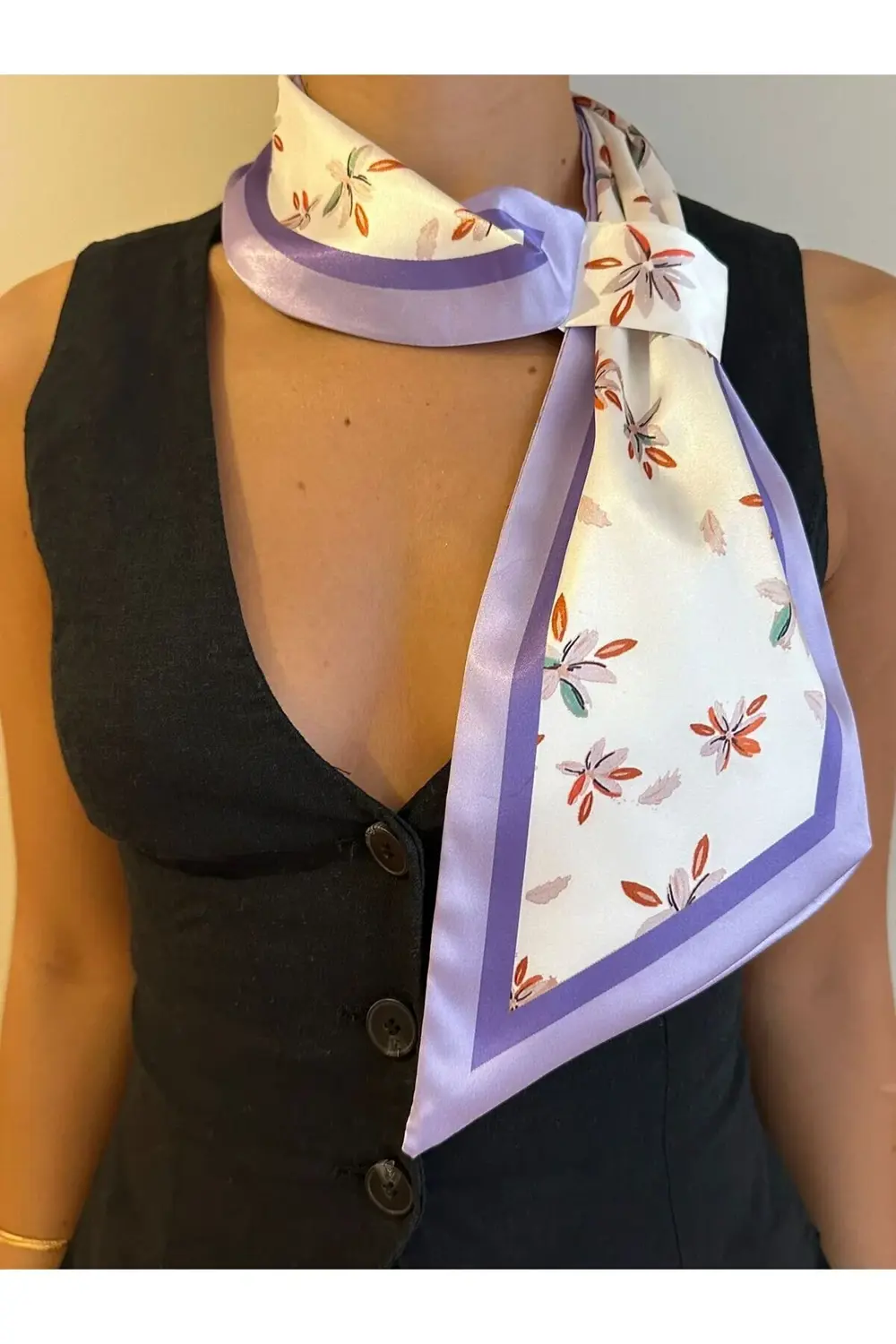 Kravat Eşarp Beyaz Mor Çiçekli Desen