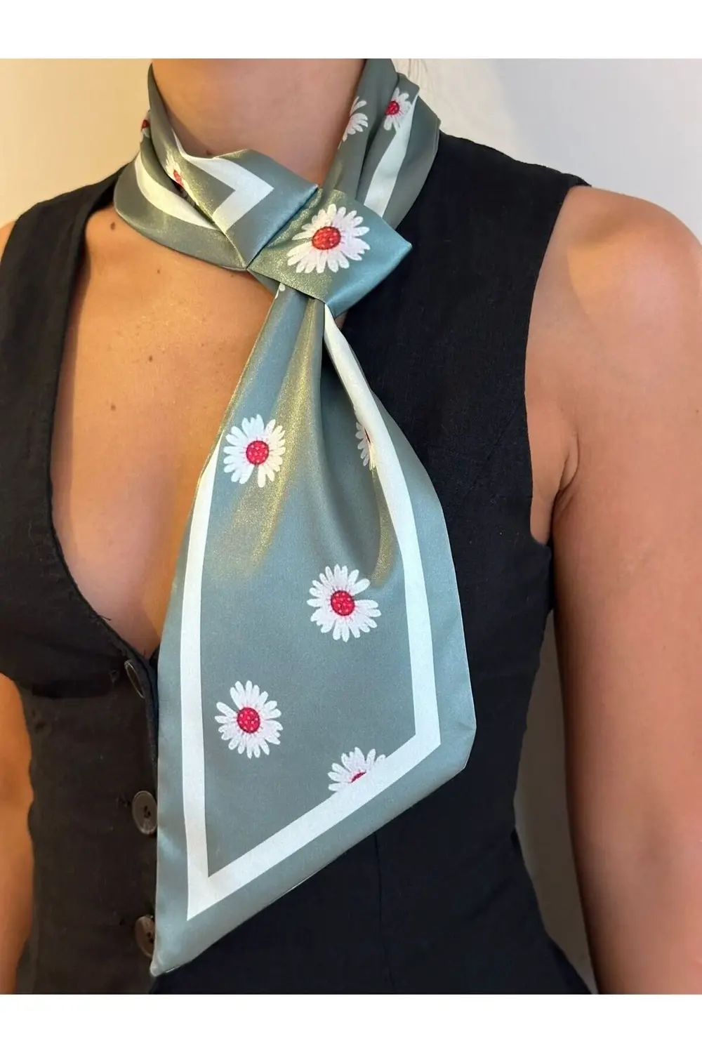 Kravat Eşarp Papatya Desenli