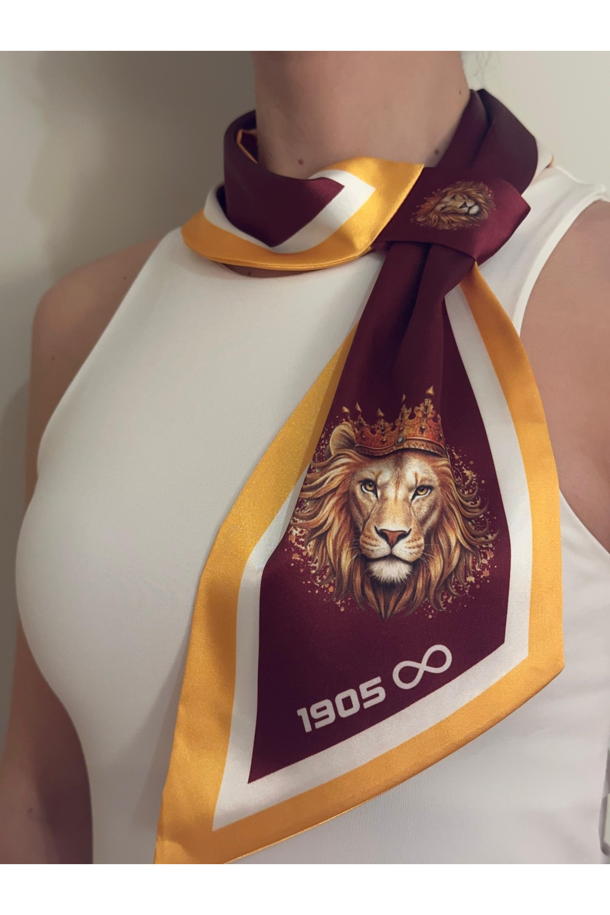 Kravat Eşarp Sarı Kırmızı Aslan Desenli