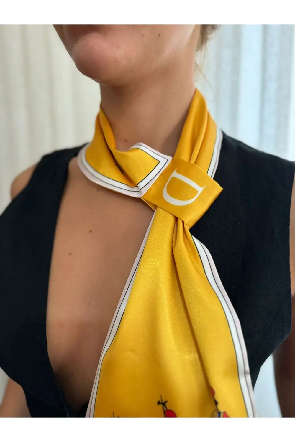 Kravat Eşarp Şövalye Desenli