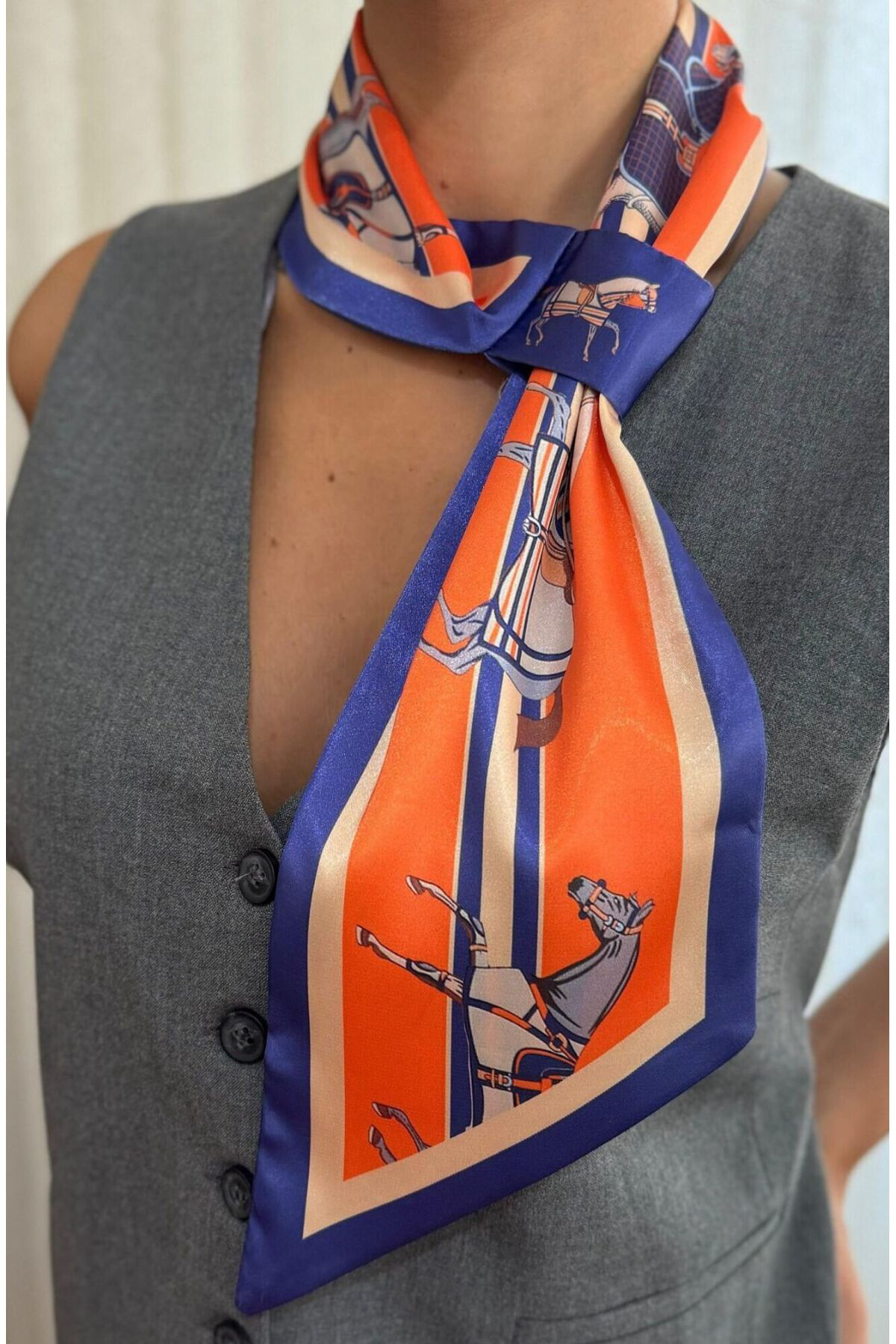 Kravat Eşarp Turuncu Atlı Desen